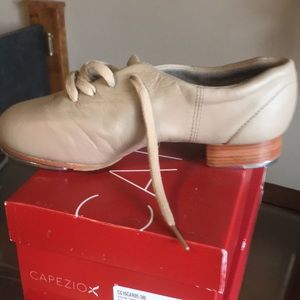 Women’s tap shoe